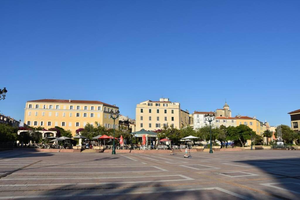 Appartement Plein De Charme - Ajaccio Hyper Centre מראה חיצוני תמונה